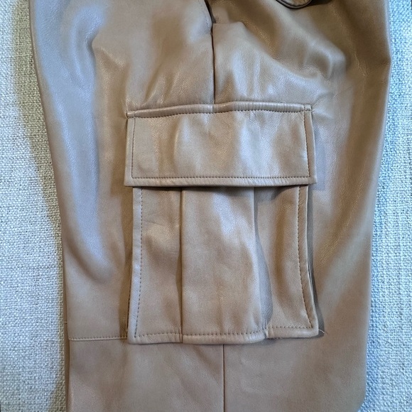 New 7 FOR ALL MANKIND Faux Leather Cargo Pants Vegan Tan Drawstring Ankle Wmn S - Picture 5 of 16